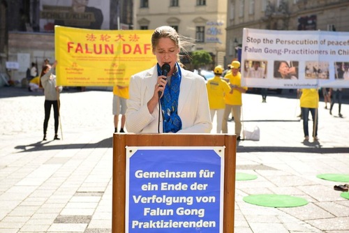 Image for article Wina, Austria: Rapat Umum dan Pawai Diadakan untuk Memprotes Penganiayaan di Tiongkok