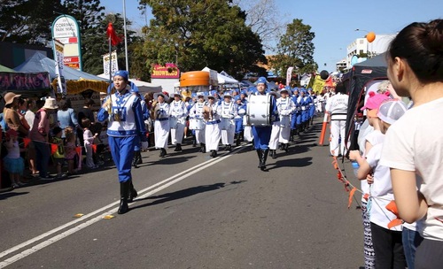 Image for article New South Wales, Australia: Kelompok Falun Gong Mendapat Sambutan Hangat di Festival Musim Semi