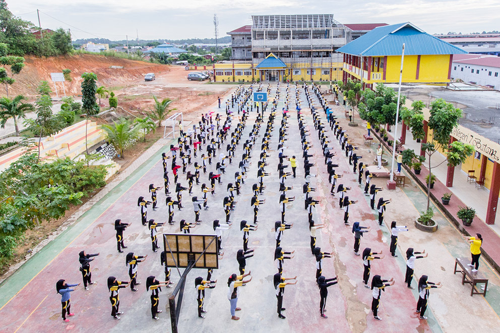 Image for article Batam: Ratusan Pelajar di Dua Sekolah Mempelajari Latihan Falun Dafa Serta Penganiayaan