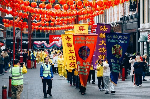 Image for article Merayakan Hari Falun Dafa Sedunia di Eropa