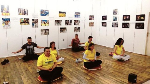 Image for article Pameran Foto “Perjalanan Falun Dafa” Diselenggarakan di Turki