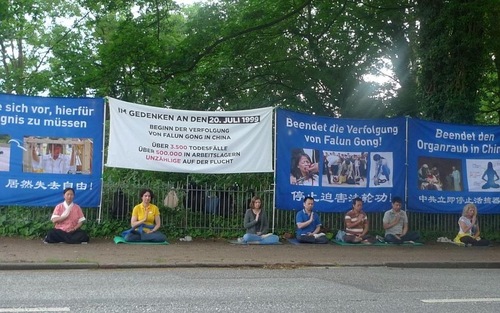Image for article Jerman: Memperingati 18 Tahun Perlawanan Damai Falun Gong
