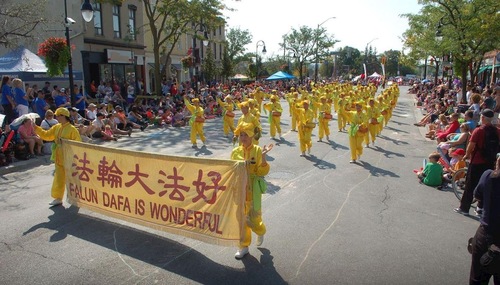 Image for article ​Pawai di Air Terjun Niagara: “Tidak Seharusnya Falun Gong Mengalami Penindasan di Manapun di Dunia”