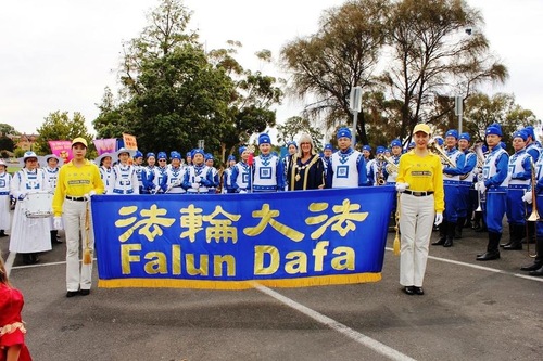 Image for article Kontingen Falun Dafa Dipuji di Parade Gala Paskah di Bendigo, Australia