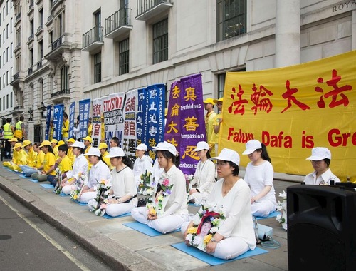 Image for article Rapat Umum dan Parade di London Menyerukan untuk Mengakhiri Penganiayaan