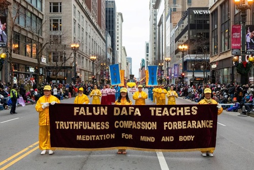 Image for article Chicago: Prosesi Falun Dafa Menonjol di Parade Hari Thanksgiving