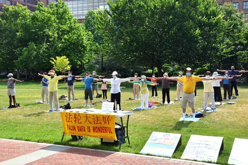 Image for article Philadelphia: Praktisi Falun Dafa Kembali ke Liberty Bell untuk Meningkatkan Kesadaran Akan Penganiayaan di Tiongkok