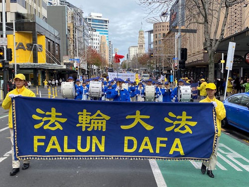 Image for article Selandia Baru: Parade di Auckland Untuk Mengingatkan Orang-Orang 21 Tahun Penindasan Brutal oleh Rezim Komunis