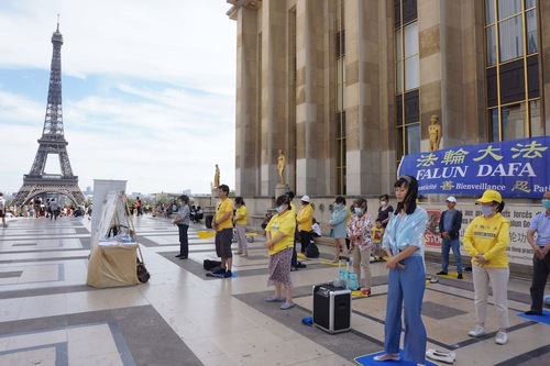 Image for article Kegiatan Falun Gong di Paris Mendapat Dukungan Publik
