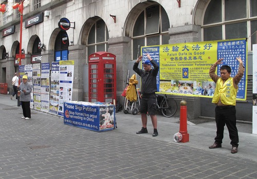 Image for article Keturunan Tionghoa di London: Rezim Komunis Melanggar Hak Asasi Manusia