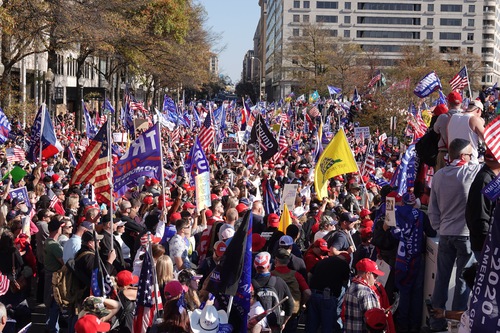 Image for article Washington D.C.: Ratusan Ribu Massa Berkumpul di Ibu Kota A.S. untuk Menunjukkan Dukungan pada Presiden Trump