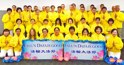 Image for article Australia: Praktisi Falun Dafa Mengucapkan Selamat Tahun Baru Kepada Guru Li dan Mengekspresikan Rasa Terima Kasih Mereka