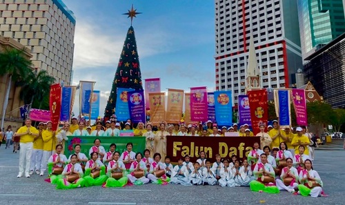 Image for article Queensland, Australia: Praktisi Falun Dafa Mengucapkan Terima Kasih dan Mengucapkan Selamat Tahun Baru kepada Guru
