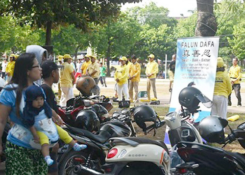 Image for article Tuban: Memperkenalkan Falun Dafa ke Publik 