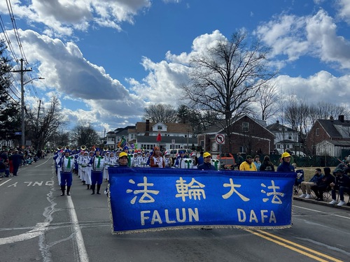 Image for article Massachusetts, AS: Tian Guo Marching Band Memenangkan Penghargaan di Parade St. Patrick’s Day di Holyoke