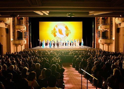 Image for article Shen Yun Menyentuh Penonton Teater Australia, Eropa, dan Amerika Utara: “Pesan yang Indah”