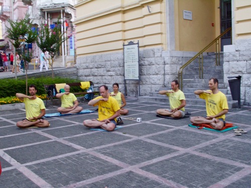 Image for article Memperkenalkan Falun Gong di Kota Opatija Kroasia