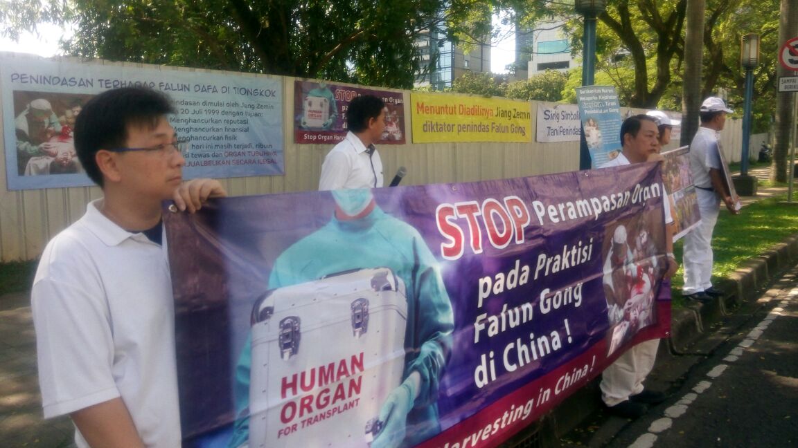 Image for article Jakarta: Peringatan Hari Anti Pengambilan Organ Paksa  Internasional di Depan Kedubes RRT