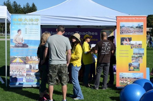 Image for article Kanada: Falun Gong Mendapat Dukungan Publik di Cambridge International Festival