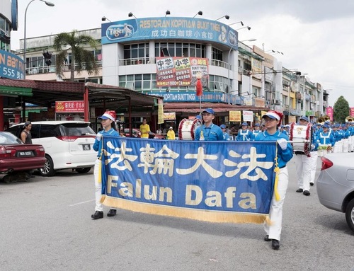 Image for article Malaysia: Parade Falun Dafa Disambut Hangat