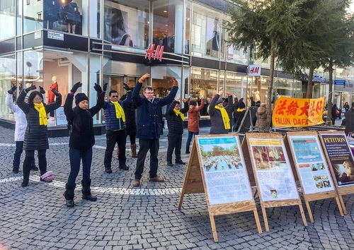 Image for article Aktivitas Bersama di Eropa Mendukung Mengakhiri Penganiayaan Falun Gong