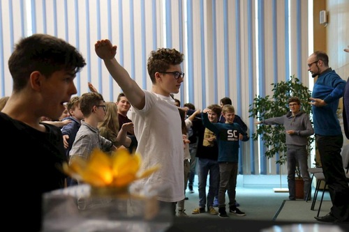 Image for article Memperkenalkan Falun Gong untuk Siswa SMA di Republik Ceko