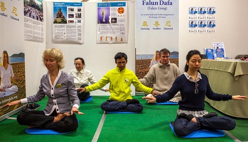 Image for article Swedia: Falun Dafa Mendapat Sambutan Baik di Harmoni Expo