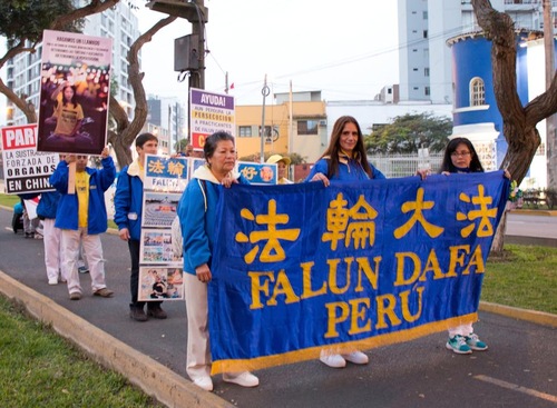 Image for article Peru, Latvia, Rusia, Indonesia: Orang-Orang di Dunia Mengecam Penganiayaan terhadap Falun Gong