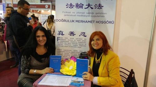 Image for article Turki: Memperkenalkan Falun Dafa di Mersin dan Istanbul
