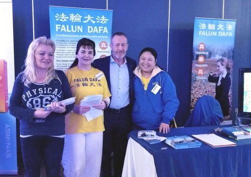 Image for article Irlandia: Memperkenalkan Falun Gong di Balance Expo di Killarney