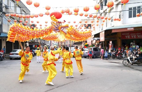 Image for article Malaysia: Praktisi Falun Gong Mempersembahkan Kebudayaan Tradisional pada Parade Tahun Baru Imlek
