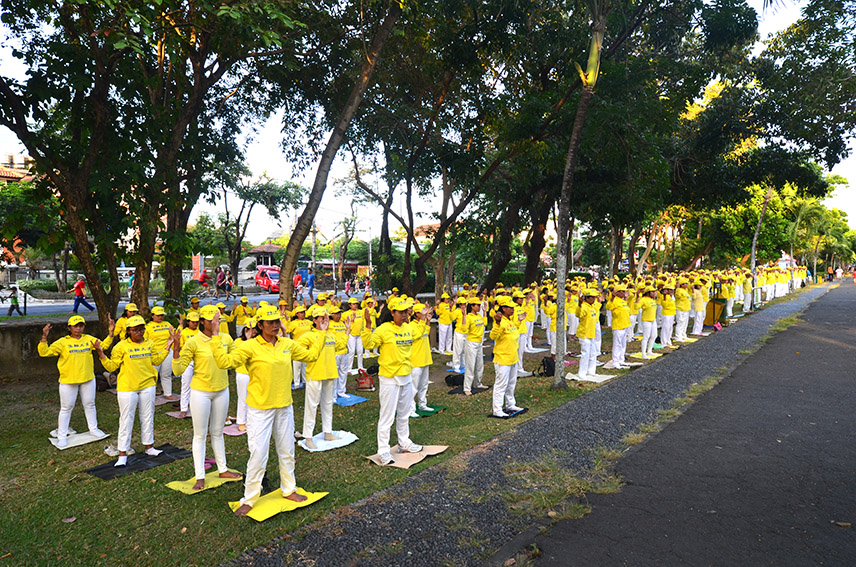 Image for article Praktisi Bali Merayakan Hari Falun Dafa Sedunia ke-19