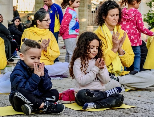 Image for article Memperkenalkan Falun Dafa di Basilica of the Annunciation di Nazareth, Israel