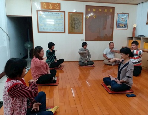 Image for article Taichung, Taiwan: Praktisi Baru Memperoleh Manfaat dari Ceramah 9 Hari Falun Dafa