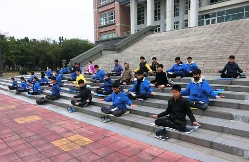 Image for article Taiwan: Para Praktisi Muda Memperoleh Manfaat dari Kamp Pemuda Falun Dafa