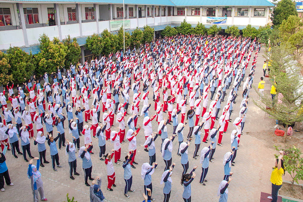 Image for article Batam: Sekitar 500 Siswa-siswi SMP Negeri 38 Mempelajari Latihan Falun Dafa