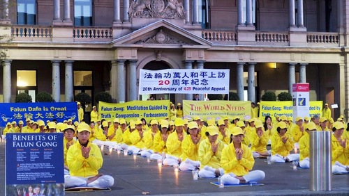 Image for article Australia: Protes Damai dan Nyala Lilin Menandakan Peringatan 20 tahun Permohonan 25 April di Beijing