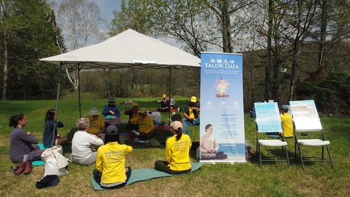 Image for article Quebec, Kanada: Falun Gong Disambut Hangat Selama Festival-Morin