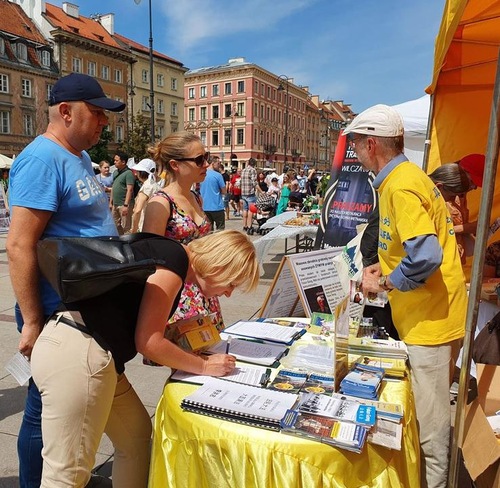 Image for article  Polandia Memperkenalkan Falun Gong di Festival Multikultural di Warsawa