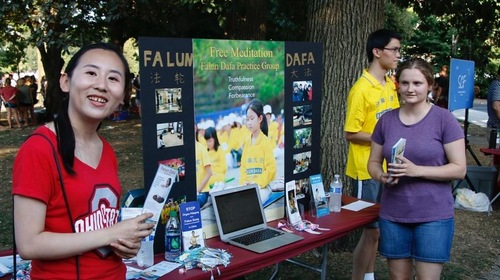 Image for article Ohio: Falun Dafa Disambut Hangat di Pameran Mahasiswa OSU