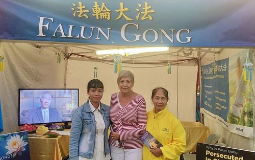Image for article Australia: Memperkenalkan Falun Gong di Acara Tahun Baru Imlek di Adelaide