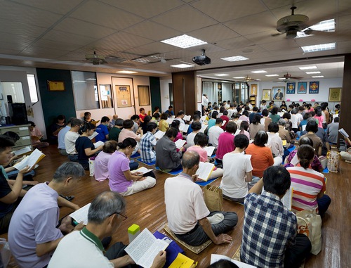 Image for article Taiwan: Praktisi Falun Dafa di Kota Fucheng Merayakan Hari Falun Dafa Sedunia