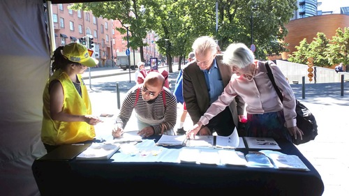 Image for article Helsinki: Orang-Orang Menyuarakan Dukungan terhadap Falun Gong di Ibu Kota Finlandia
