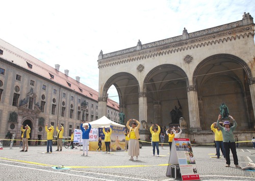 Image for article Munich, Jerman: Praktisi Mengekspos Penganiayaan Falun Dafa di Tiongkok