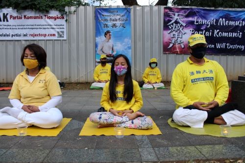 Image for article Jakarta: Praktisi Falun Dafa Melakukan Protes Damai di Depan Kedubes Tiongkok