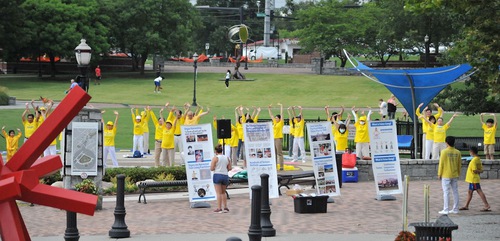 Image for article Atlanta, AS: Praktisi Falun Gong Mengadakan Kegiatan untuk Meningkatkan Kesadaran tentang Penganiayaan PKT