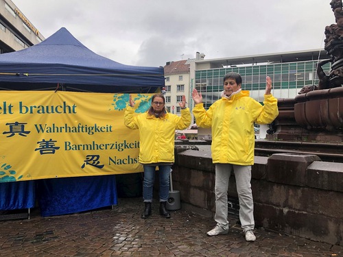 Image for article Jerman: Orang-orang di Wuppertal Mengecam Penganiayaan Falun Dafa
