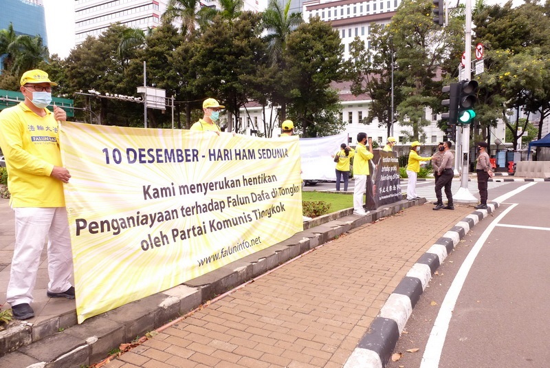 Image for article Jakarta: Seruan bagi Penghentian Penganiayaan Falun Gong oleh PKT saat Hari HAM Internasional