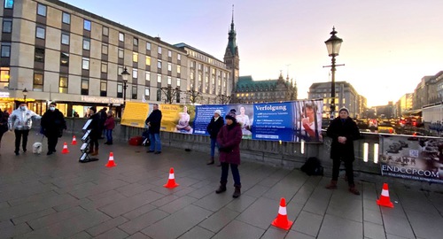 Image for article Hamburg, Jerman: Memperkenalkan Falun Gong dan Meningkatkan Kesadaran tentang Penganiayaan