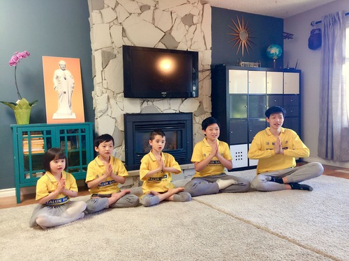 Image for article Kanada: Praktisi Muda Falun Dafa di Vancouver Mengucapkan Selamat Festival Lentera kepada Guru Li